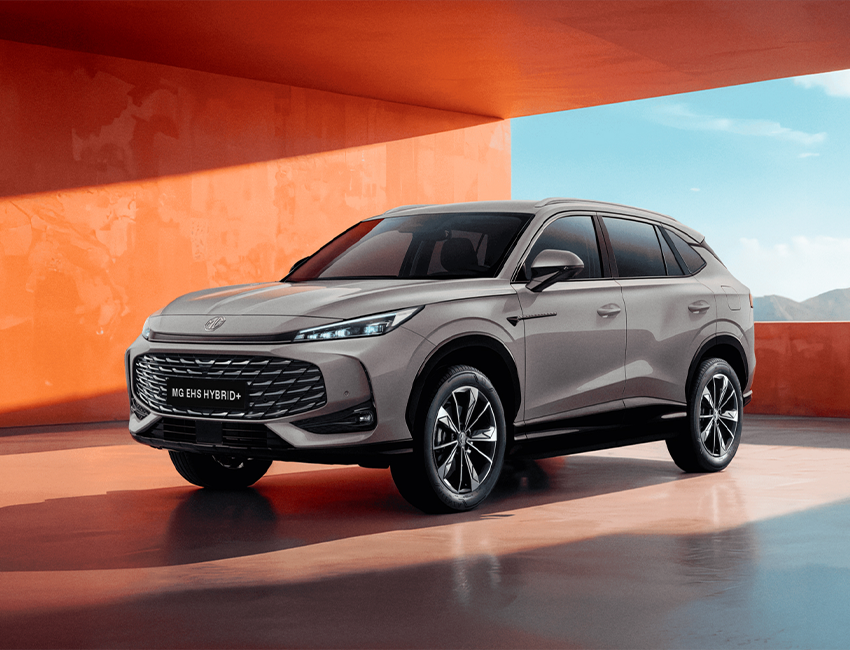 Vue trois quart garé du MG EHS Hybrid+